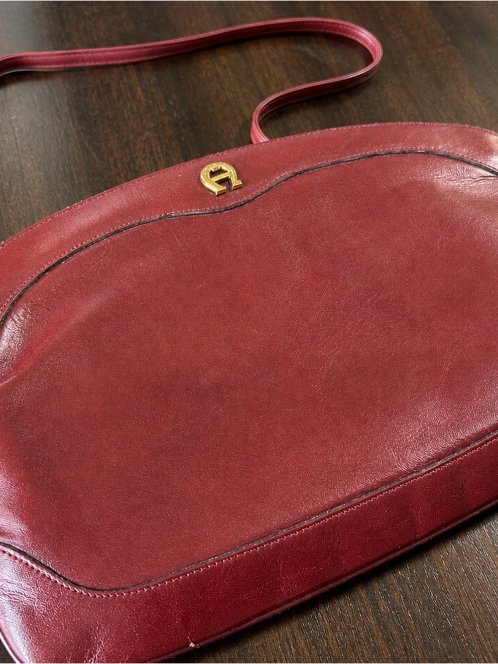 Vintage Etienne Aigner 1980s Oxblood Cordovan Leather Handbag Set Gloves Mirror - Picture 3 of 7